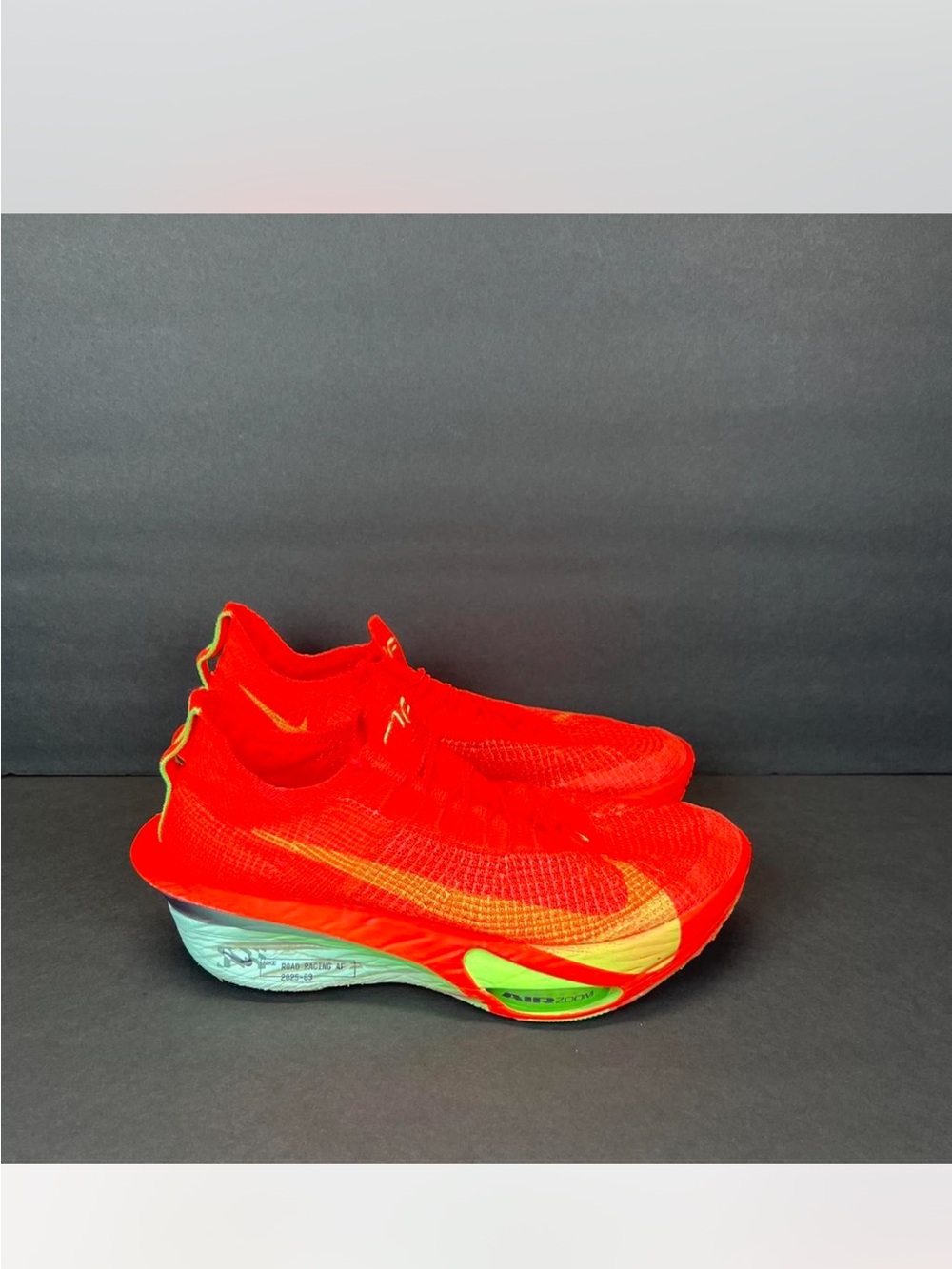 Nike Air Zoom Alphafly
NEXT% 3 Bright Crimson Lime Blast Size 11